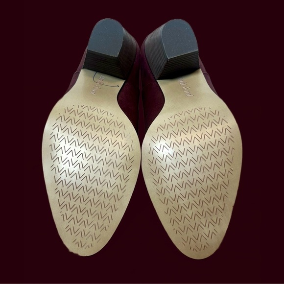 NWT Violet & Red Jackson Lazer Cut Topline Faux Suede Bootie in Burgundy Size 7M - Picture 12 of 16
